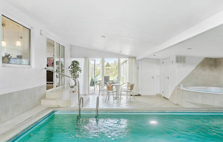 Ferienhaus für 12 Personen, mit Sauna und Pool sowie Terrasse und Whirlpool in Lolland-Falster - 4