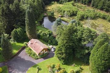 Chalet pour 6 personnes, avec terrasse ainsi que vue sur le lac et vue en Moselle