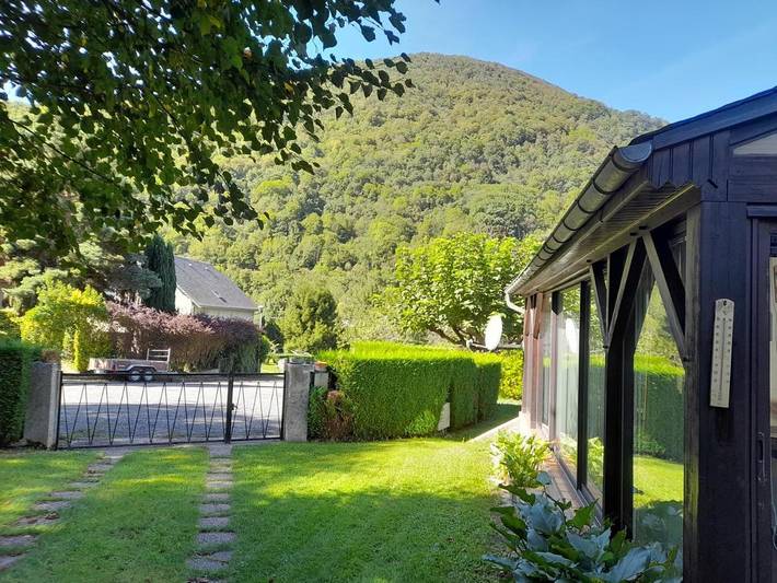 Location de vacances pour 8 personnes, avec vue et jardin, adapté aux familles à Sarrancolin - 2