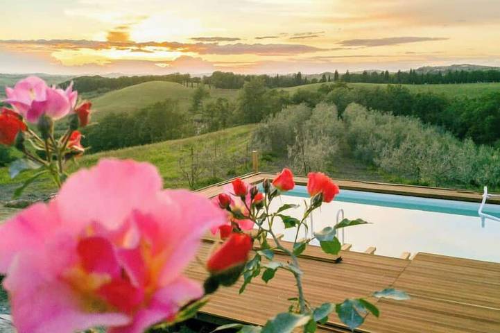 Agriturismo per 4 persone, con piscina e giardino in Certaldo
