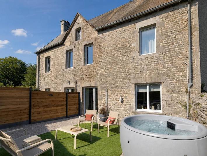 Location de vacances pour 4 personnes, avec Jacuzzi à Annoville
