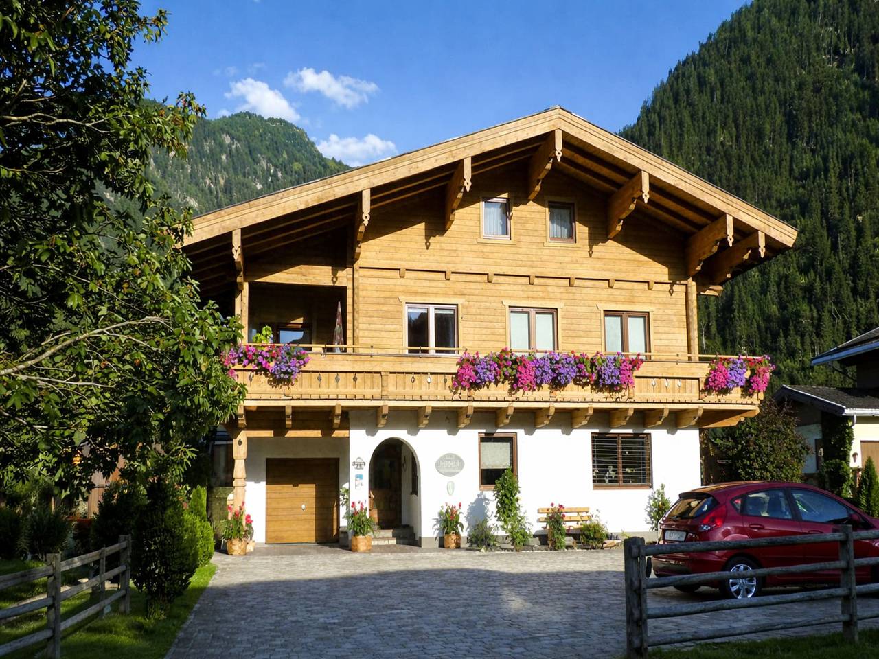 Ganze Wohnung, Ferienwohnung mit Aussicht nahe Wildkogel Arena in Neukirchen am Großvenediger, Pinzgau