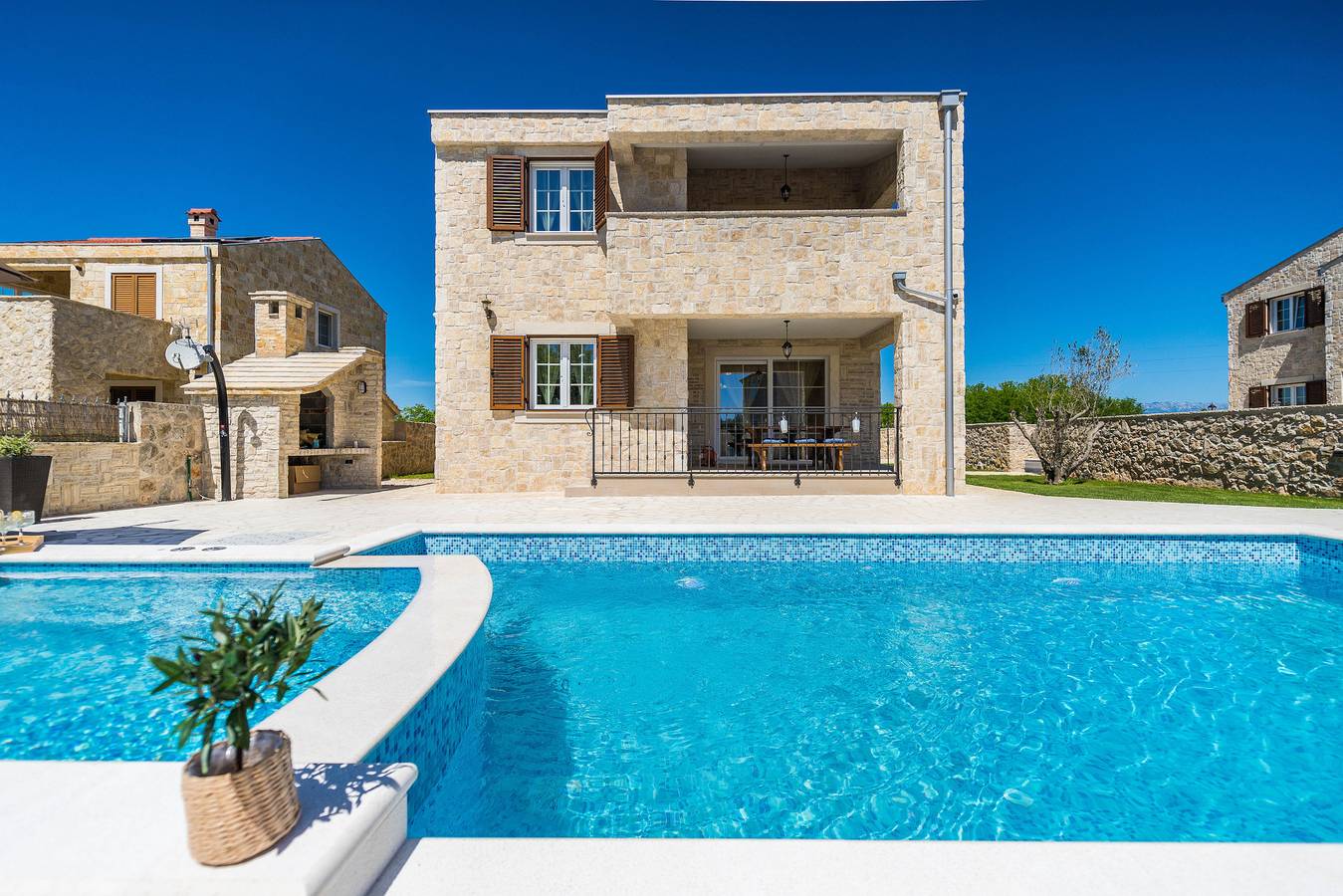 Villa Rea 1 mit beheiztem Pool in Privlaka, Zadar