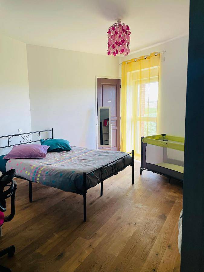 Location de vacances pour 6 personnes, avec terrasse à Montluel - 4