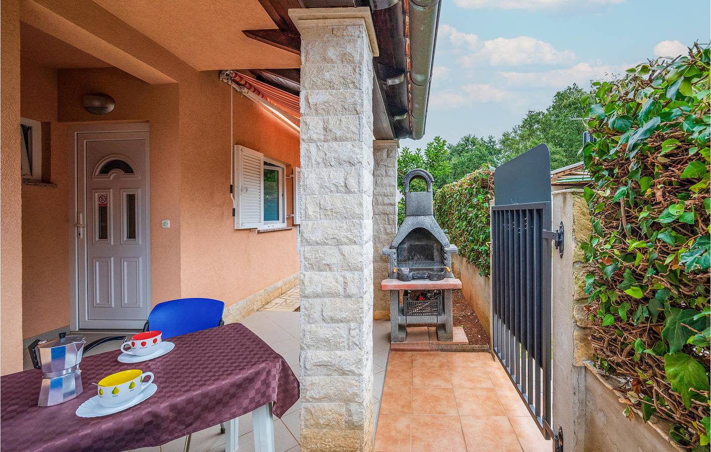 Apartamento vacacional entero, Apartamento de vacaciones para 2 personas con terraza in Banjole, Costa sur de Istria