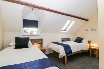 Holiday Home for 4 People in Plymouth, South West England, Photo 1