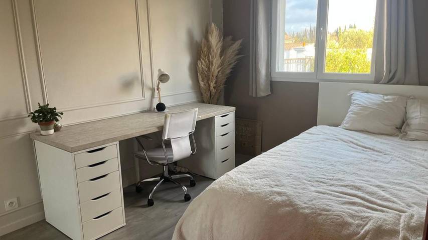 Gîte pour 3 personnes, avec jardin ainsi que terrasse et piscine, animaux acceptés à Saint-Martin-de-Crau - 2