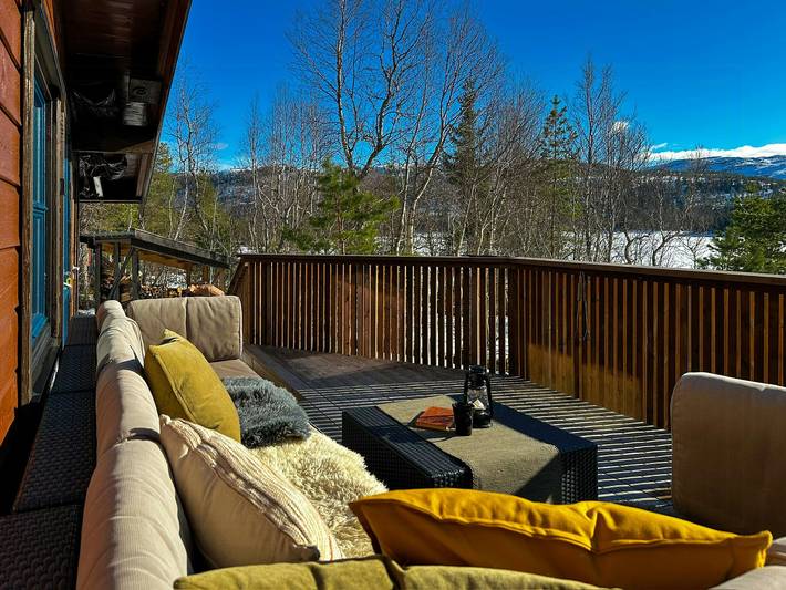 Berghütte mit eigenem Steg am Søvatnet in Orkdal