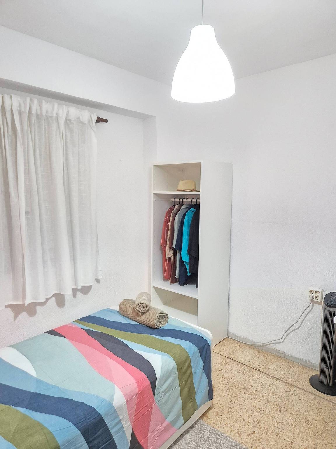 Entire apartment, Room 10 min from beach and center with tramway in Valencia, Costa de Valencia