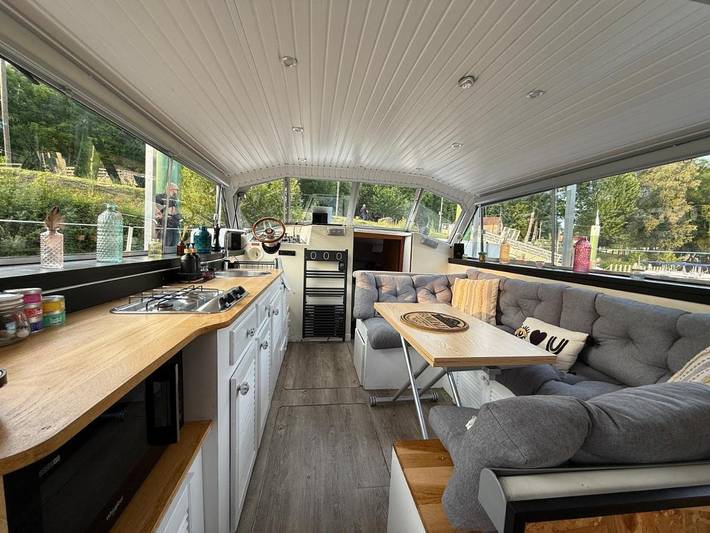 Bateau pour 4 personnes, avec terrasse ainsi que vue et vue sur le lac dans Méry-sur-Marne