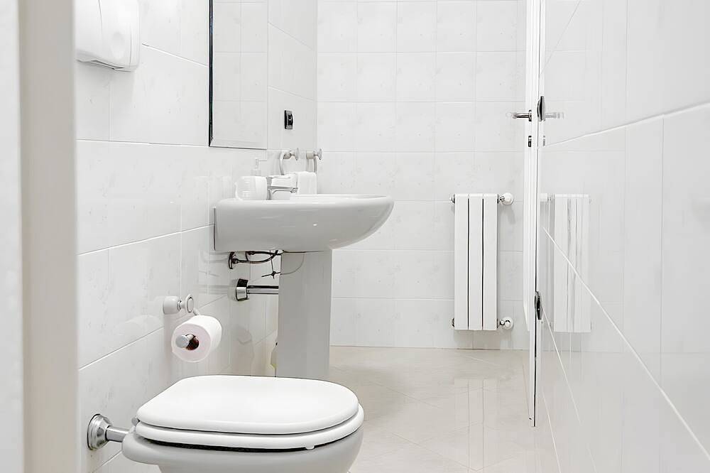 Ganze Wohnung, Einzelzimmer mit privatem Bad in Gonnesa, Iglesiente