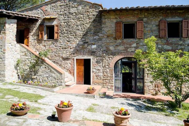 Maison de vacances pour 4 personnes, avec piscine ainsi que jardin et balcon à Torri