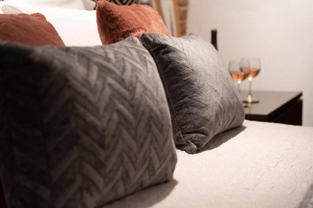 Appartamento intero, Casa Bardi : Appartamento Superior con Sauna in San Gimignano, Siena e dintorni