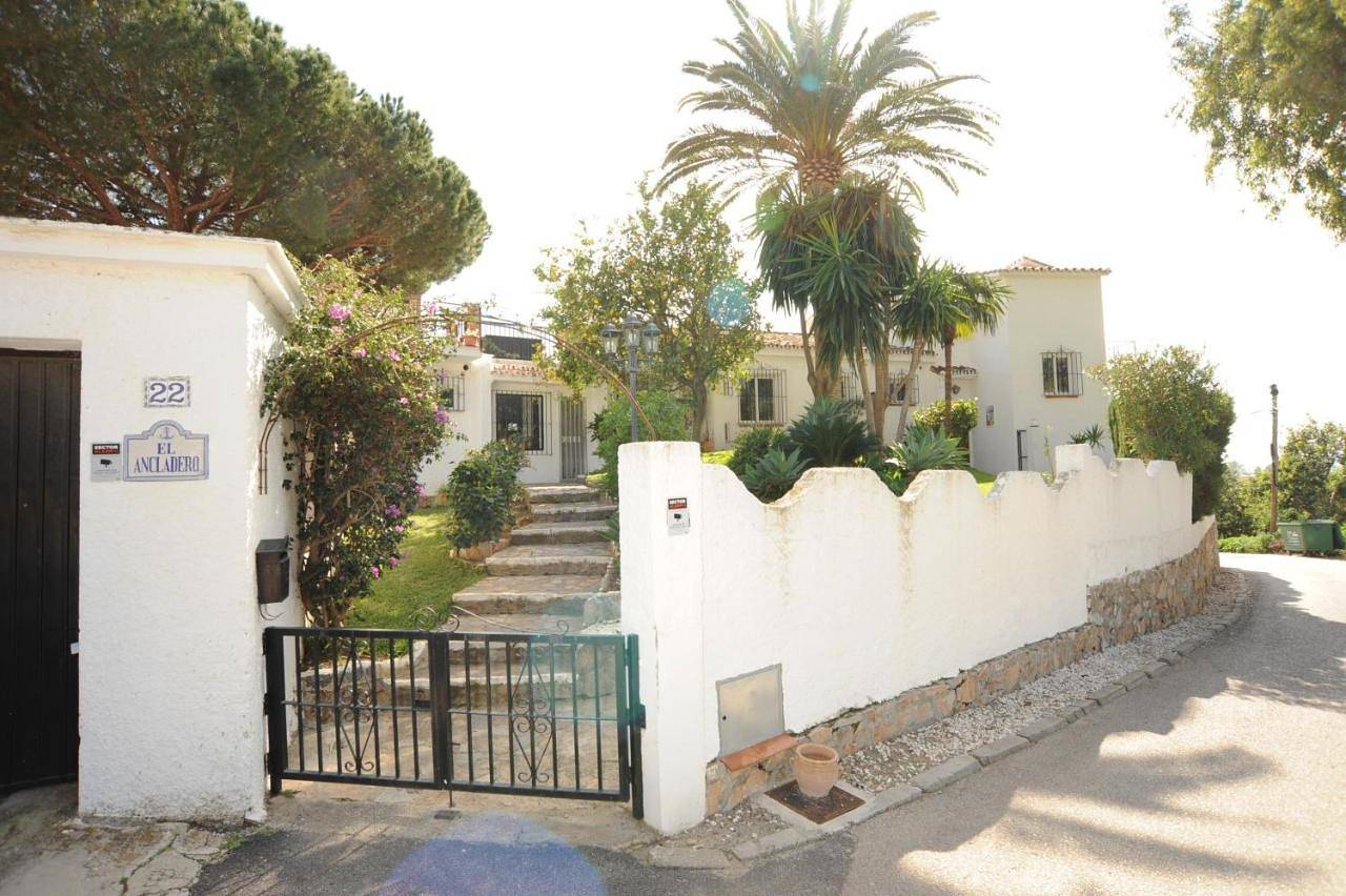 Double Room with Balcony and Sea View in Torreblanca (Fuengirola), Fuengirola