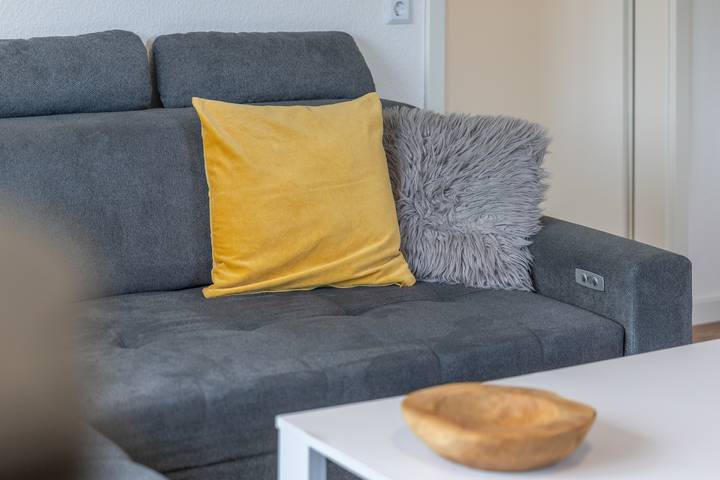 Ganze Wohnung, Ferienwohnung AnGa mit Terrasse und Blick auf Wiesen,  modern und hell in Waldachtal, Mittlerer Schwarzwald