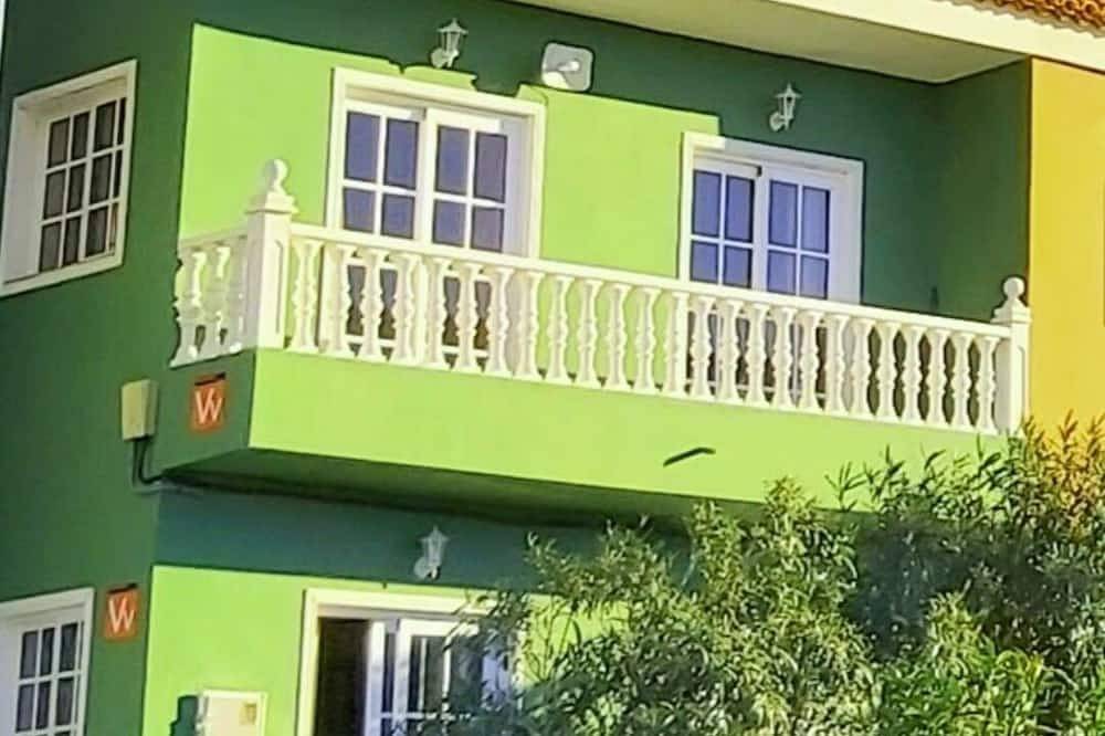 Entire apartment, Isabel (upper floor) wonderful views of the sea and the mountains in Alojera, Vallehermoso