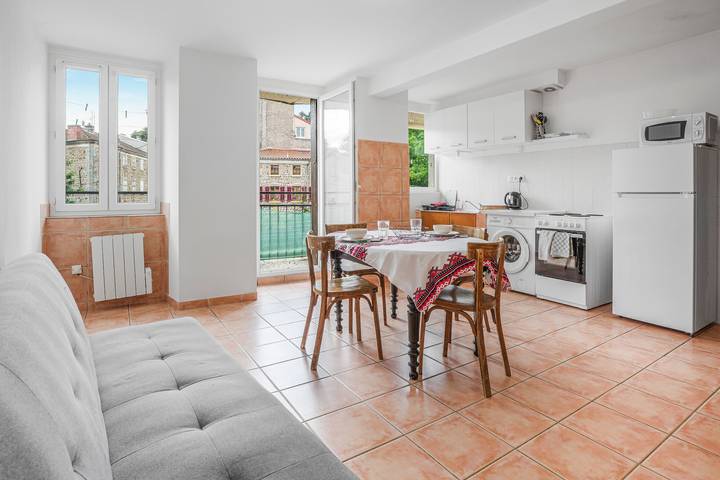 Gîte pour 5 personnes, avec balcon à Saint-Julien-Molin-Molette - 2