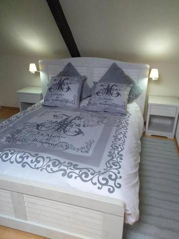 Cottage pour 3 personnes, avec terrasse à Langonnet