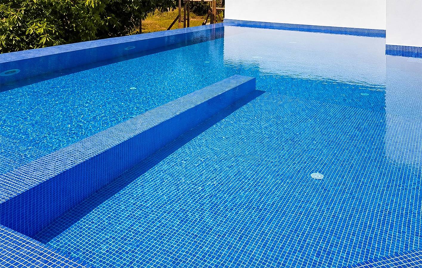 Seaside Retreat: Modern Apartment with Pool & Amenities in Alcanar in Alcanar, Costa Dorada