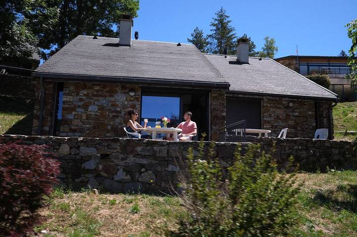 Location de vacances pour 6 personnes, avec Terrasse et Piscine à Barre-des-Cévennes