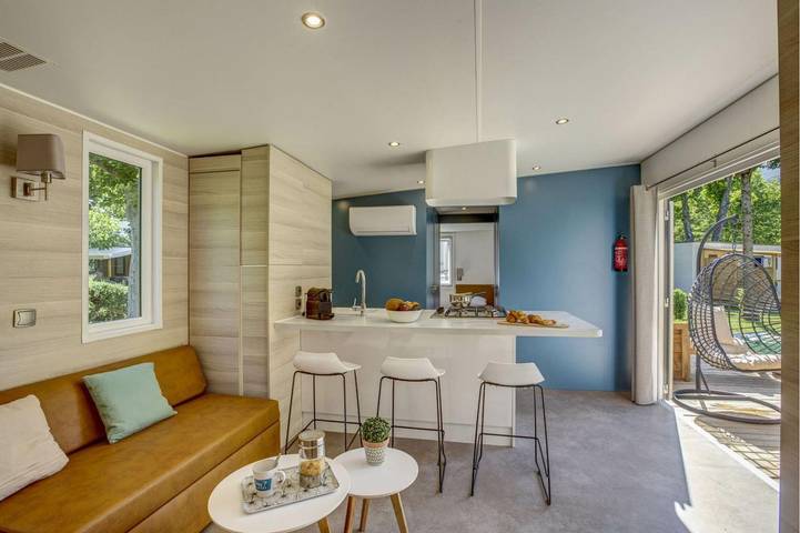 Mobil home pour 4 personnes, avec terrasse ainsi que jardin et piscine, adapté aux familles à Saint-Crépin-et-Carlucet - 4