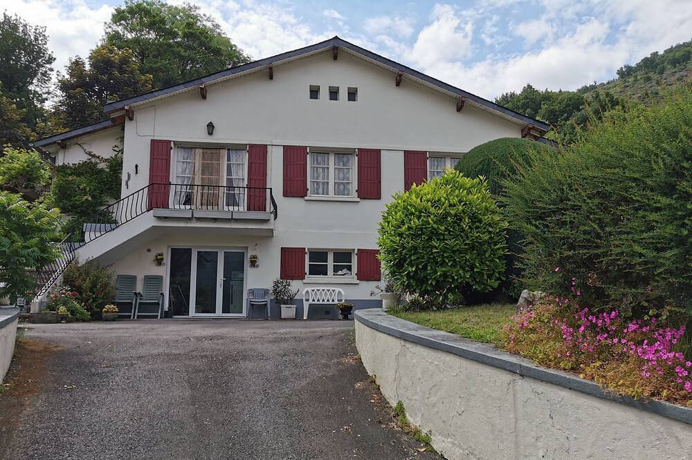 Appartement entier, Charmant appartement au cœur des Hautes-Pyrénées in Ayzac-Ost, Pyrénées