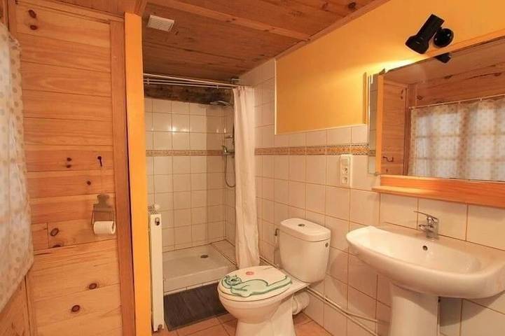 Gîte pour 2 personnes, avec jardin, animaux acceptés à Jullianges - 4