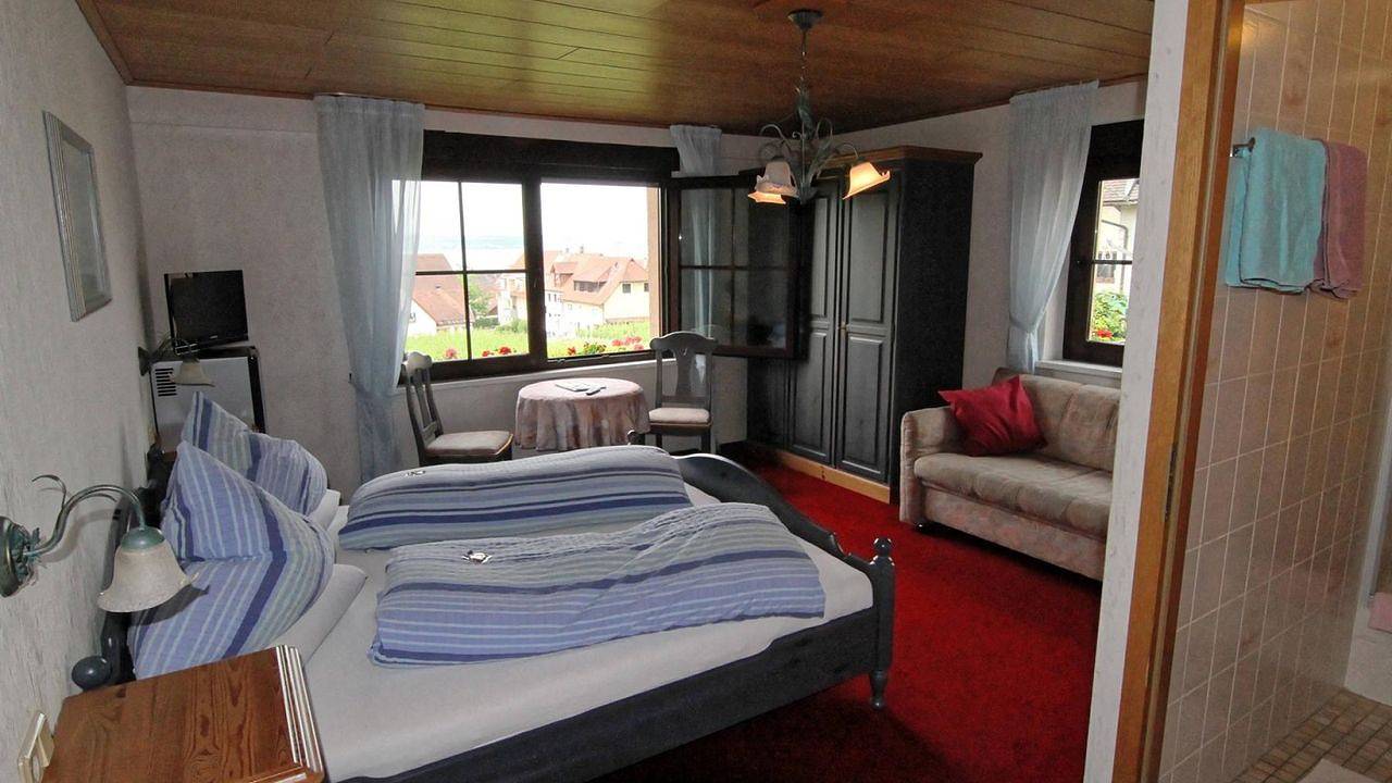 Doppelzimmer für 3 Personen in Hagnau in Hagnau am Bodensee, Region Bodensee-Oberschwaben