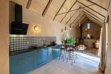 Location de vacances pour 4 personnes, avec vue ainsi que terrasse et piscine à Bozouls