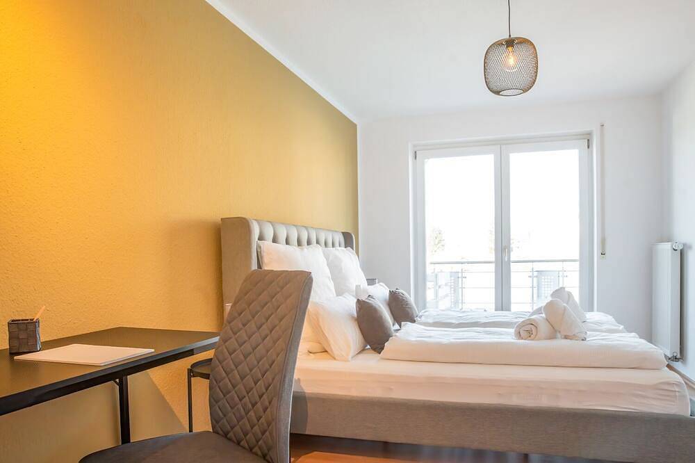 Ganze Wohnung, Fairflats - Gemütliche Ferienwohnung mit Küche, Balkon, Parkplatz und Aufzug in Hüfingen, Mittlerer Schwarzwald
