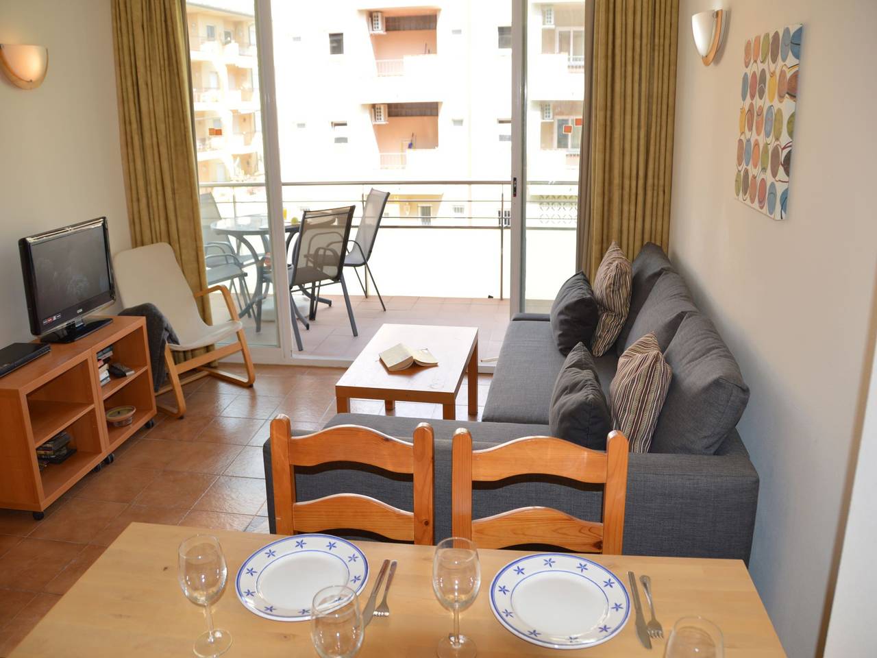 Ganze Wohnung, Ferienwohnung 'Miami Ii 112 - Central Apartment' nahe dem Strand mit Gemeinschaftspool in l'Estartit, Estartit