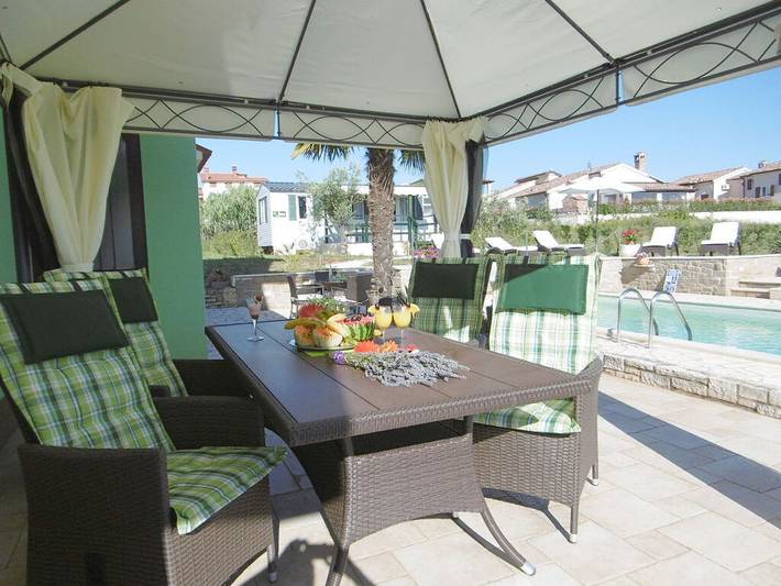 Ferienhaus für 7 Personen, mit Balkon und Pool sowie Garten in Kastelir - 2