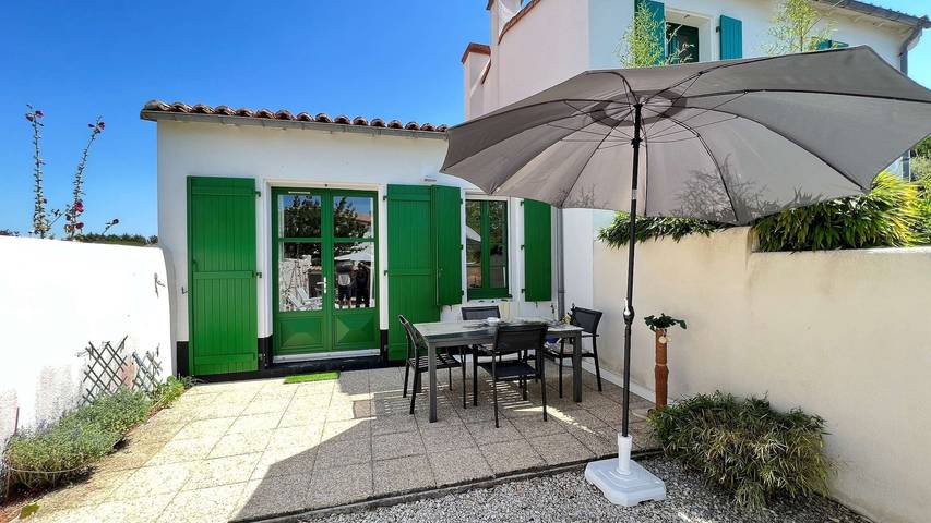 Gîte pour 4 personnes, avec piscine à La Couarde-sur-Mer - 2