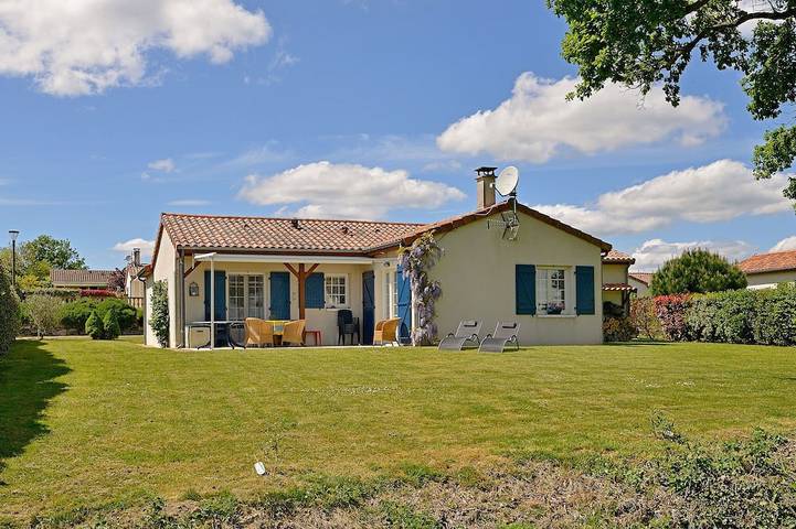 Location de vacances pour 4 personnes, avec jardin, animaux acceptés à Vasles