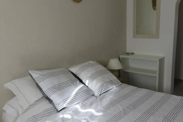Gîte pour 4 personnes, avec terrasse ainsi que jardin et piscine dans le Luberon - 4