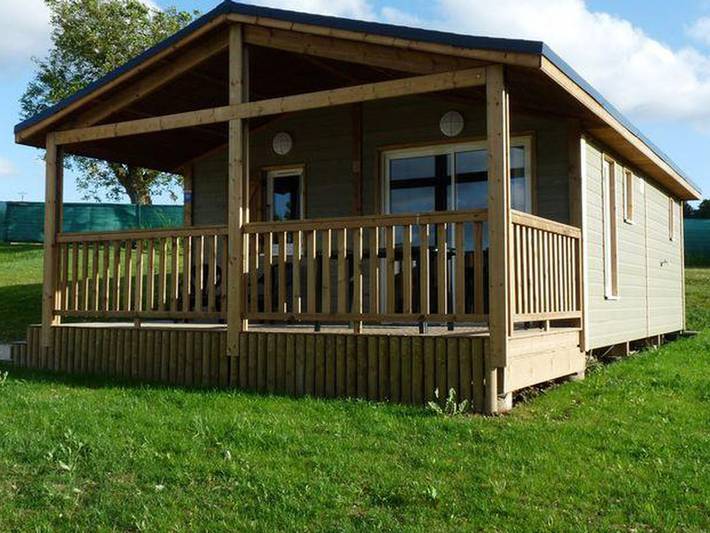 Vakantiewoning voor 6 personen, with zwembad and uitzicht op het meer as well as terras, met huisdier in Centre-Val de Loire