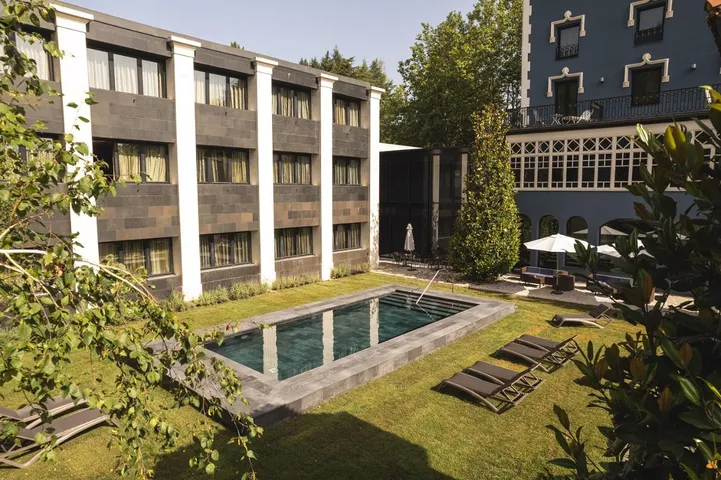 Hotel para 2 personas, con piscina y vistas además de jardín y sauna - 1