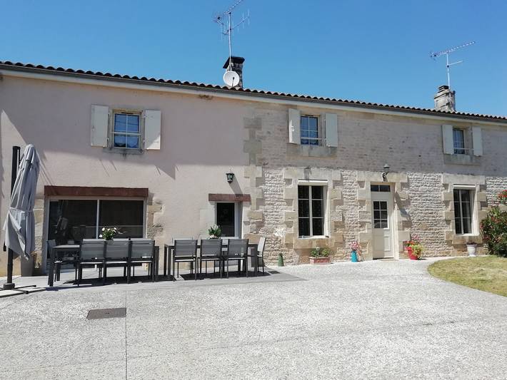 Gîte pour 12 personnes, avec terrasse et jardin