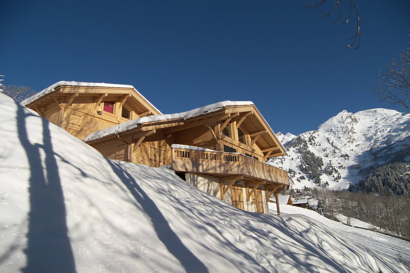4* chalet, 5 bedrooms, stunning view, hammam, fireplace, garage, Wi-Fi (Sausal) in La Clusaz, Región de Annecy