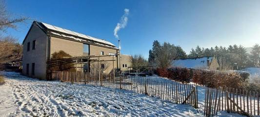 Gîte pour 2 personnes, avec jardin et vue, adapté aux familles à Gedinne