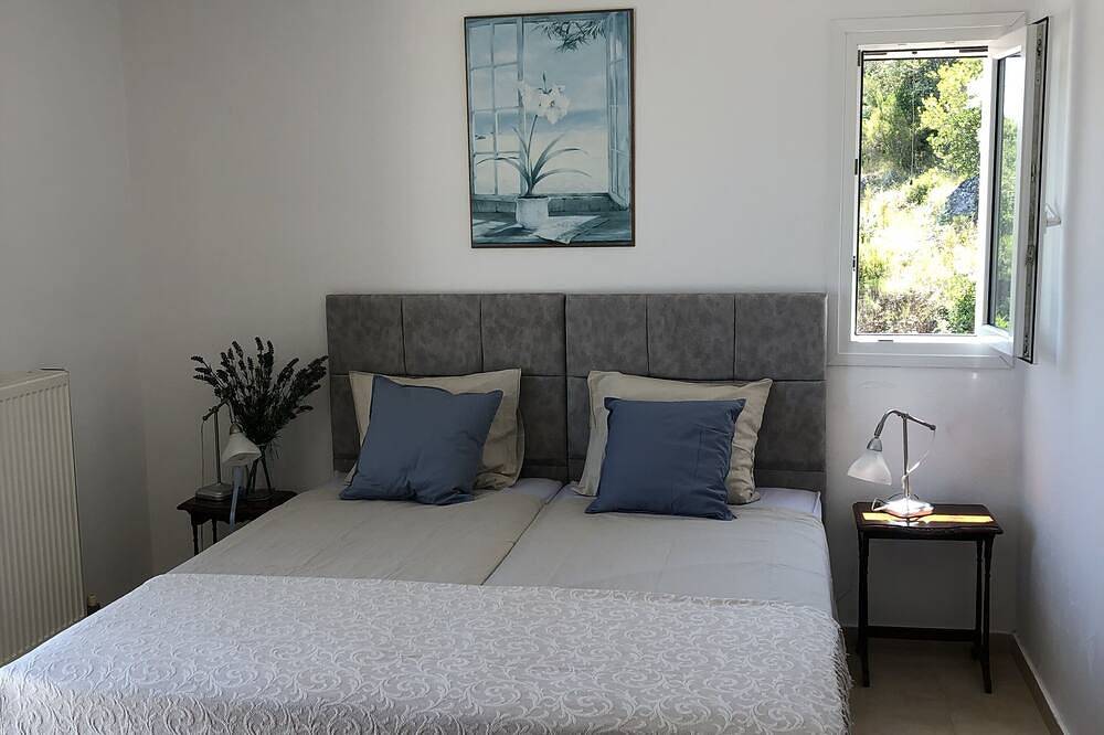 Luxe Villa met Zwembad, Zeezicht en Veel Privacy in Nikiana, Alexandros