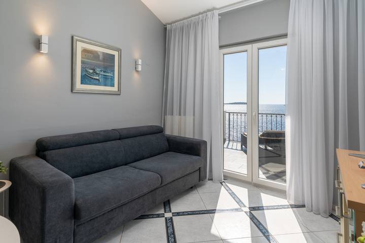 Villa für 12 Personen, mit Balkon und Pool sowie Meerblick, kinderfreundlich in Marina - 4