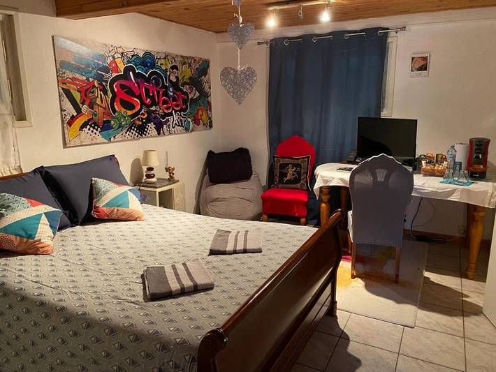 Chambre d’hôte pour 3 personnes, avec Terrasse ainsi que Jardin et Sauna à Cournon-d'Auvergne