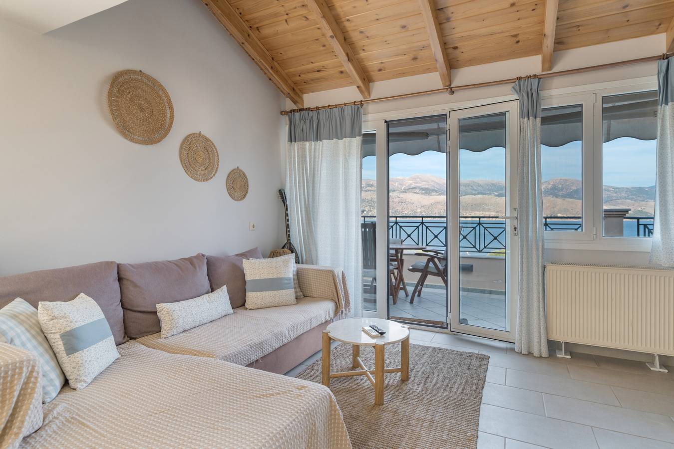 Apartamento entero, Apartamento 'Emelia' con vistas al mar, Wi-Fi y aire acondicionado in Lixouri, Cefalonia