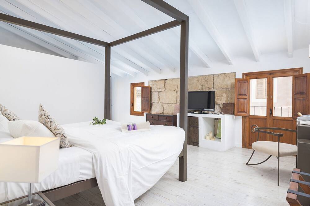 Sunset Villa Can Calco - Villa mit Pool, 5 Schlafzimmer, alle mit Klimaanlage und Bad en-suite in Moscari, Selva