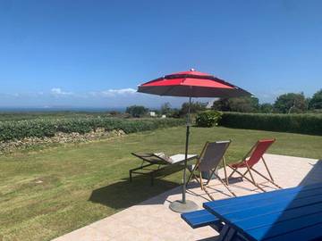 Location de vacances pour 6 personnes, avec vue et jardin, animaux acceptés à Cléden-Cap-Sizun
