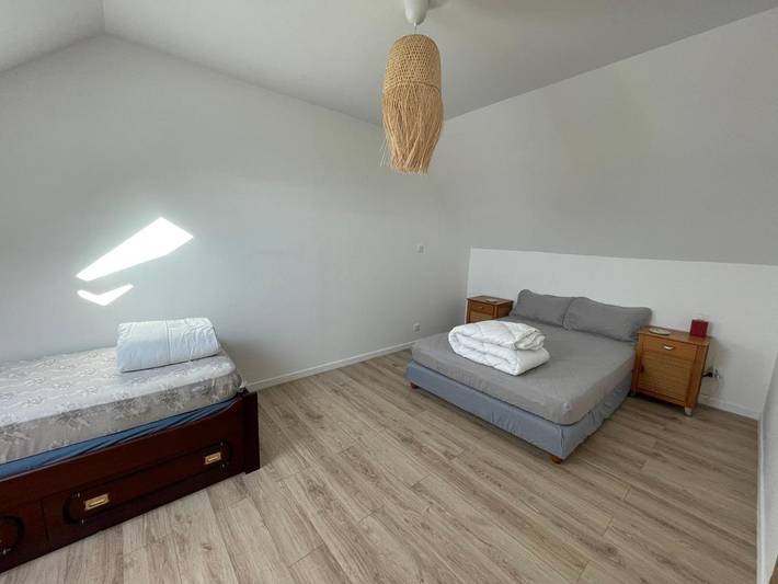 Location de vacances pour 8 personnes, avec vue ainsi que terrasse et jardin à Plogonnec - 3