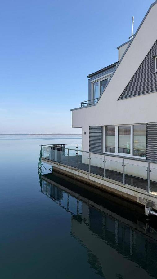 Boot für 6 Personen, mit Balkon und Terrasse sowie Sauna und Seeblick in Sachsen-Anhalt - 3