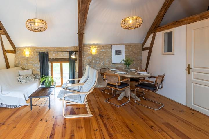 Salle de Musique – Holiday Home with Hillside Views and Pool in La Boissière-d'Ans, Périgord Blanc
