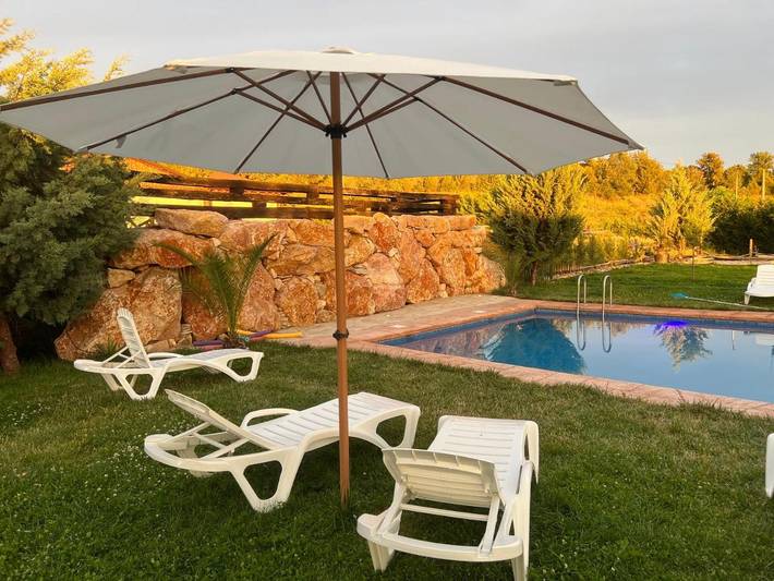 Apartamento de vacaciones para 4 personas, con jacuzzi y sauna además de jardín y piscina en Tierras del Burgo - 2